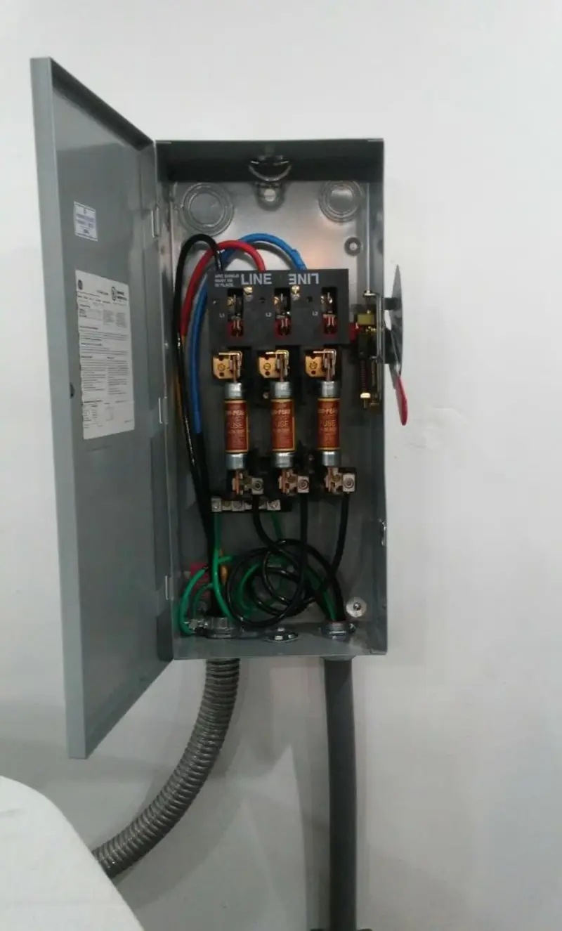 Three-phase disconnect switch installed for Smoke Detector Installation in Montebello